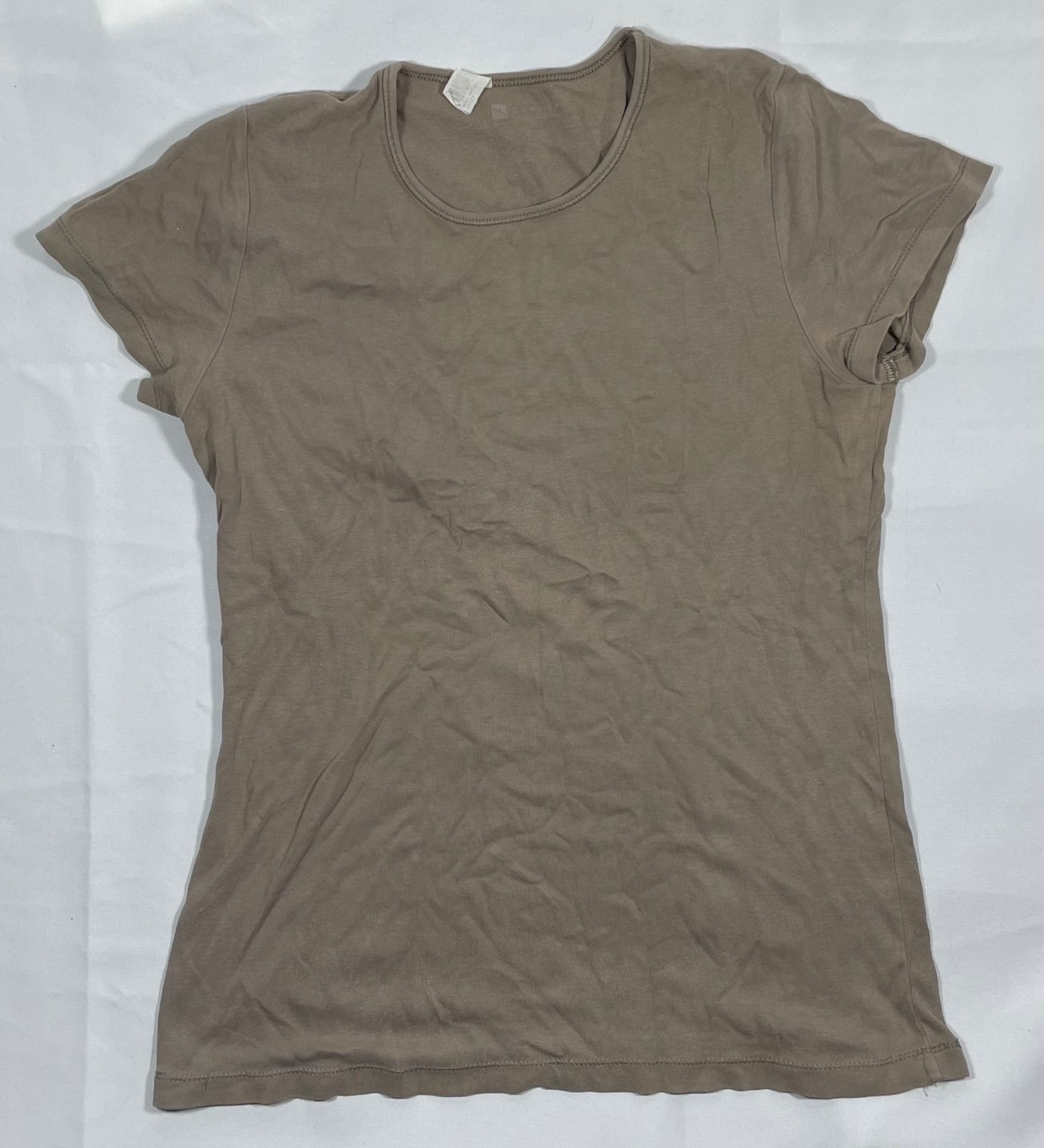 5 Poleras y una Bata