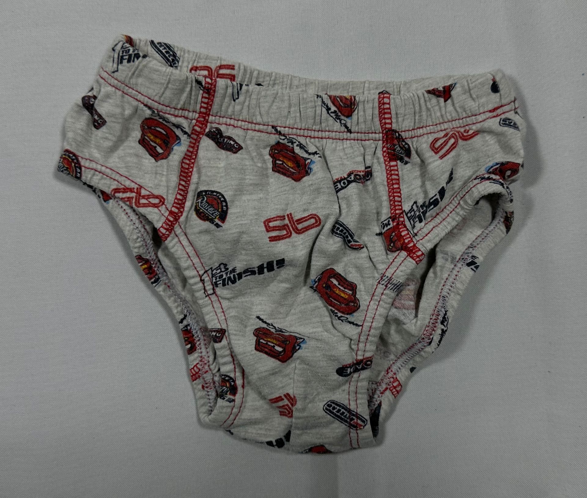 2 Calzoncillos de 4-5 años.